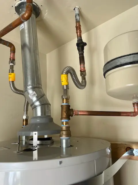Water heater installation and plumbing repair in Tampico